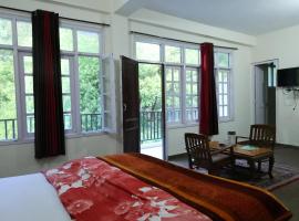 Paradise Guest House Dalhousie- Near Panchpula Water Fall, affittacamere a Dalhousie