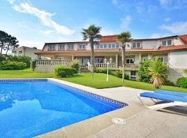 Villa Ultreya Playa de Paxariñas, hotel with jacuzzis in Sanxenxo