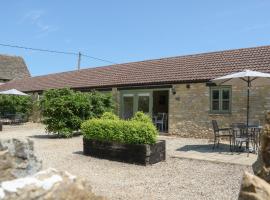 Nutchat Barn, holiday home in Burford