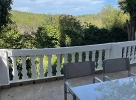 PISO CON TERRAZA EN NAVAJAS