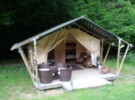 Tente lodge Élevage Girbal, tented camp en La Chapelotte