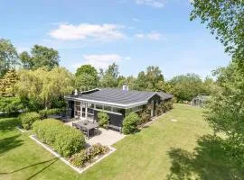 Unique Holiday Home In Quiet Surroundings