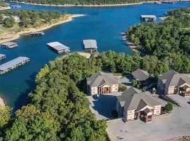 Rockwood Condos on Table Rock Lake With Boat Slips, hotel in Branson
