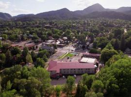 The Junction Hotel and Hostel, hotell i Durango