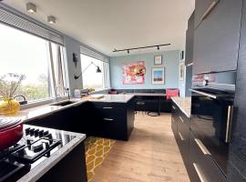 Modern and stylish house in heart of Reykjavik, hotel in Reykjavík