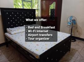 Airb&b Homestay, хотел в Boma la Ngombe