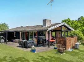 Awesome Home In Frevejle With 4 Bedrooms And Wifi