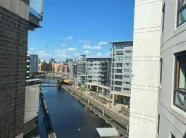 Sugarhill Leeds docks