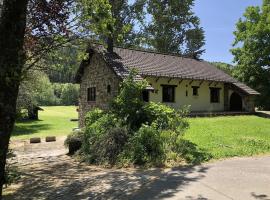 Ardennes villa with riverside garden and views, Ferienhaus in Atzerath