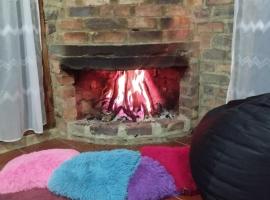 CABAÑAS ALASKA，位于Sesquilé的露营地