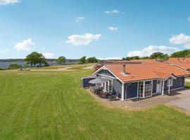 Awesome Home In Grsten With Swimming Pool, boende vid stranden i Gråsten