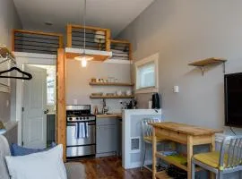 Tiny House by KABINO Mini Modern TINY HOME Heart of Green Lake Pet Friendly WiFi Loft up Ladder plus Sleeper Sofa