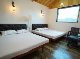 Sunrise Room, Wai