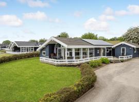 Nice Home In Nordborg With 3 Bedrooms, Sauna And Wifi, luxury hotel in Nordborg