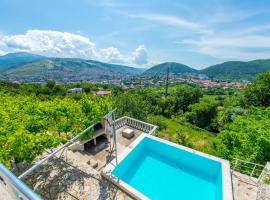 Perfect view of Mostar - with swimming pool, Hotel mit Parkplatz in Mostar