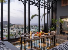 Downtown Prime A Premium Boutique Hotel Udaipur - My Downtown Hotels，位于乌代浦的带热水浴缸的酒店