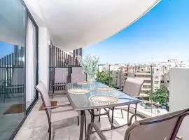 INF26H- Comfortable and spacious city apartment