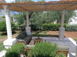 My Mediterranean Villa with Huge Garden and own Parking, hotel in Lumbarda