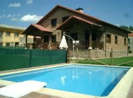 Casa rural casa lara piscina jardin Lara
