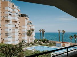 Apto primera línea de playa, hotel in Málaga
