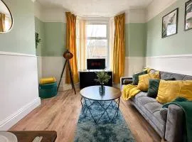 Air Host and Stay - Phillimore - sleeps 9, mins from city free parking