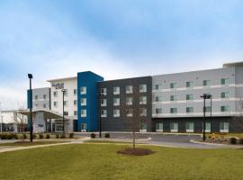 Fairfield Inn & Suites by Marriott Charlotte University Research Park, хотел в Шарлът