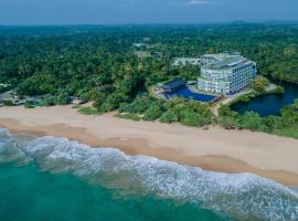 Sheraton Kosgoda Turtle Beach Resort, отель в Бентоте