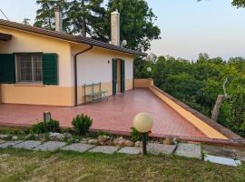 Rocca di Luna a Gemmano, familiehotell i Gemmano