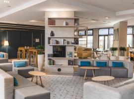 Courtyard by Marriott Paris La Defense West - Colombes, хотел в Коломб