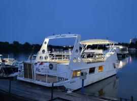 Free Room Boat Apartment, boat in Belgrade