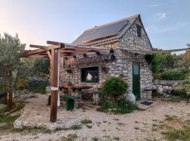 Mrdina house，位于卡利的木屋