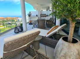 Mara's Apartments Higueron West - Scandinavian Luxury - Views of the Sea and Natural Landscapes, hotel de luxe a Fuengirola