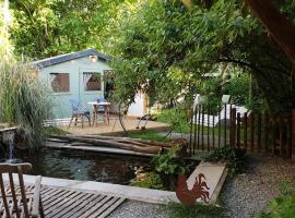 La cabane de Mimi la Sardine, bed and breakfast en Saint-Gervais en-Belin