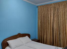 Апартаменты Denis, hotel in Gudauta