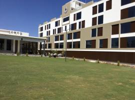 VRR Astoria Hotel & Convention Center, resort en Bangalore