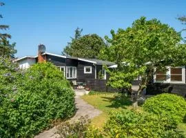 Beautiful Home In Gilleleje With House Sea View