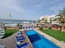 Lilly Lounge and Pool Accommodation for Adults Only, motel em Hurghada