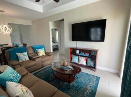 Spacious apartments Crystal Waters, hotel in Lucea