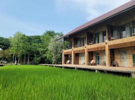 Phu-Anna Eco House, resort em Hot