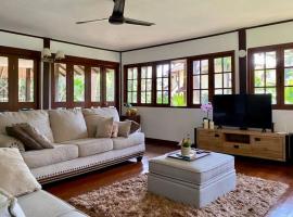 Private Tropical 3 Bedroom Villa - Nongsa Village Batam – domek wiejski 