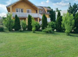 Golden House Apartments, luksushotelli kohteessa Čačak