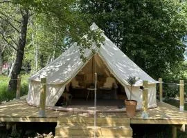 Glampingtält, privat område, 3 mil utanför Örebro