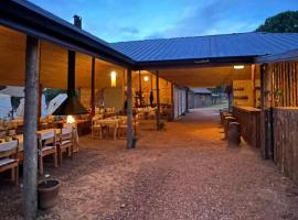 TSIAZOMPANIRY ISLAND LODGE, chata v destinaci Ambohimiadana