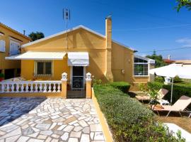 Achilleion Holiday Home, villa in Achílleion