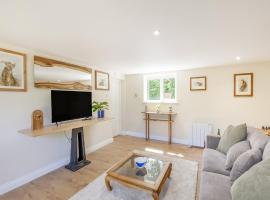 South Wood Lodge, holiday rental in Slindon