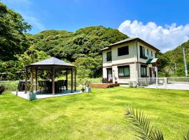 一棟貸別荘! Ohama Beach House & BBQ! 大浜海水浴場まで徒歩10分! Pets welcome!, casa de praia em Shimoda