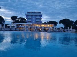 Fantinello Hotel, hotell i Caorle