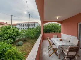 Two-Bedroom Apartment In Vir