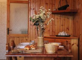 Wildwood Cottage, готель з парковкою у місті Serramazzoni