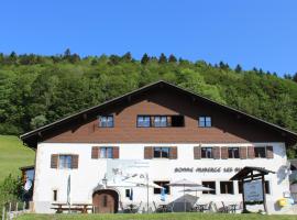 Bonne Auberge Les Bugnenets, hotel cerca de Savagnières 1 T-bar, Le Paquier